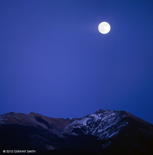 Full moon over Vallecito Peak