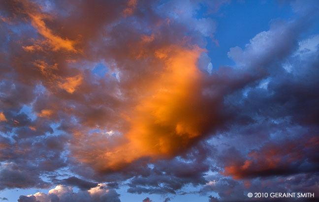 For the record ... yesterday evening's sky over Taos, NM