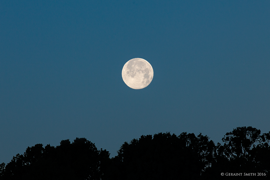 Full moonset this week from San Cristobal, NM