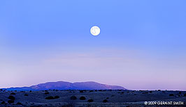 2009 December 02, Moon rise from San Juan Pueblo over Picuris Peak