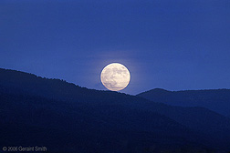 2006 October 07 Harvest moon rises over Taos Pueblo, October 6th 2006