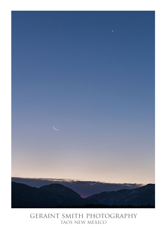 A simple sight this morning ... a crescent moon and Venus