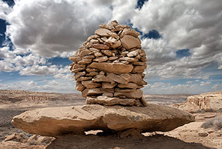 2014 April 07  A very big cairn in Chaco Canyon, NM