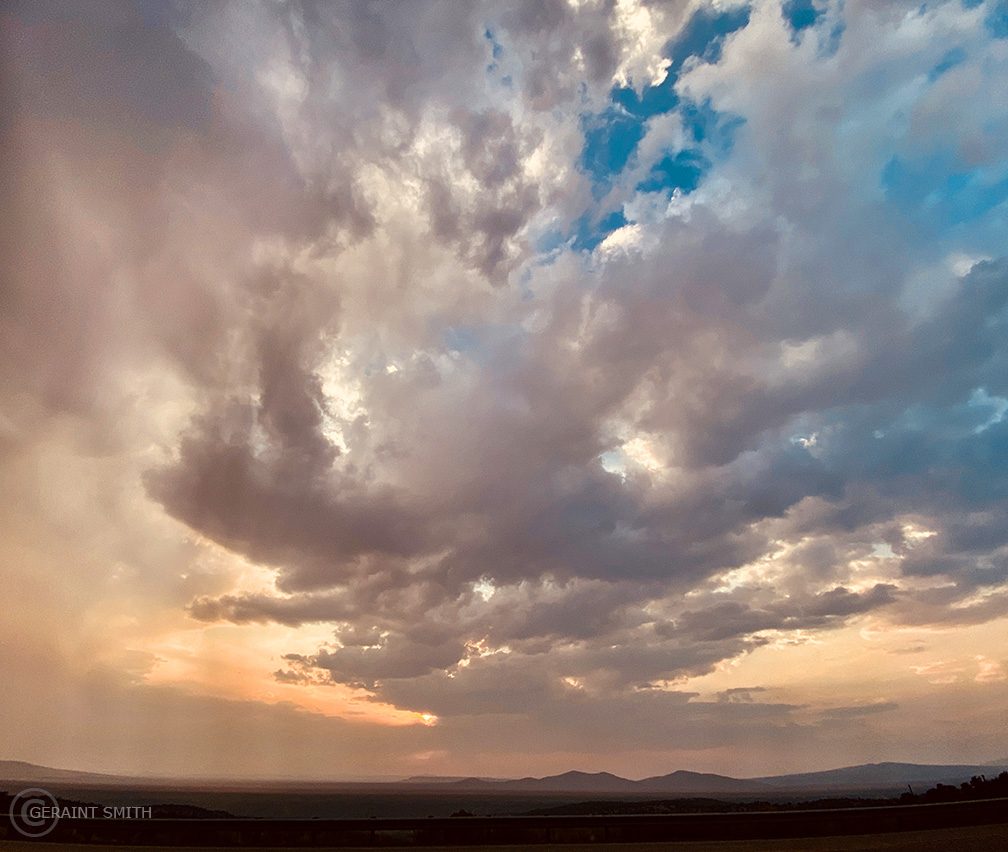 mesa_plateau_smokey_sunset_clouds_2732-3276539