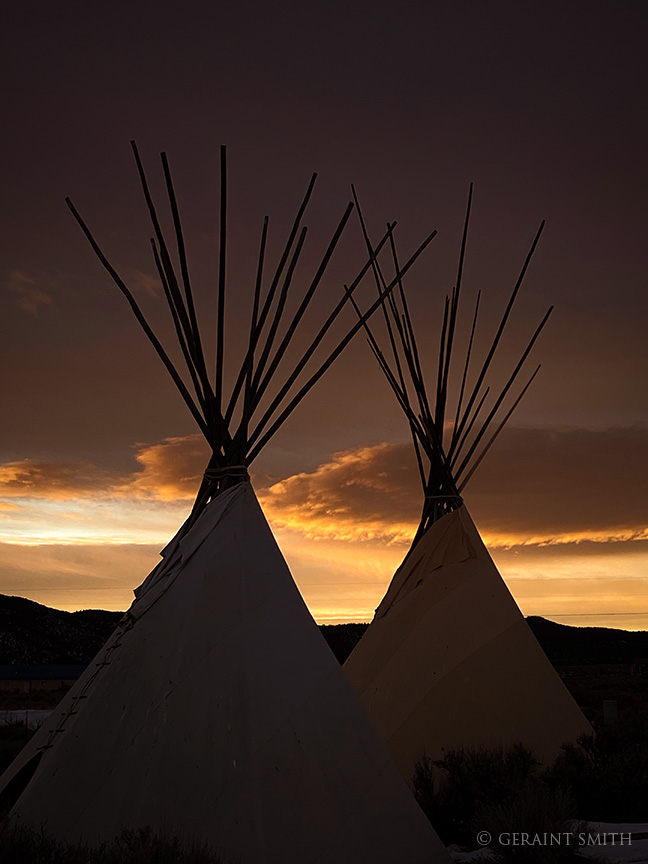 Taos Tipis