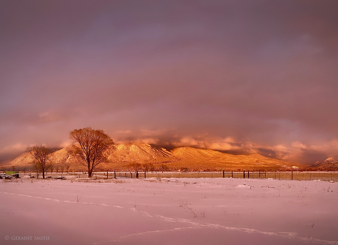 Taos Moutain Light