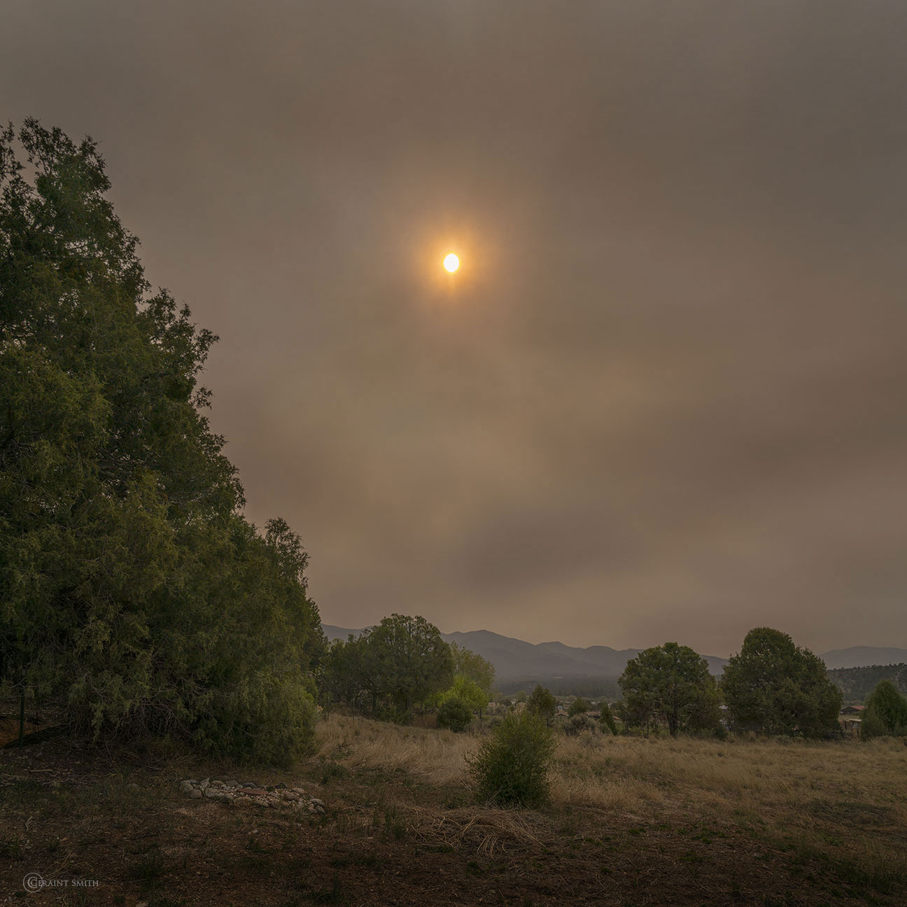 Thick fire smoke from the Calf Canyon, Hermits Peak fire, NM