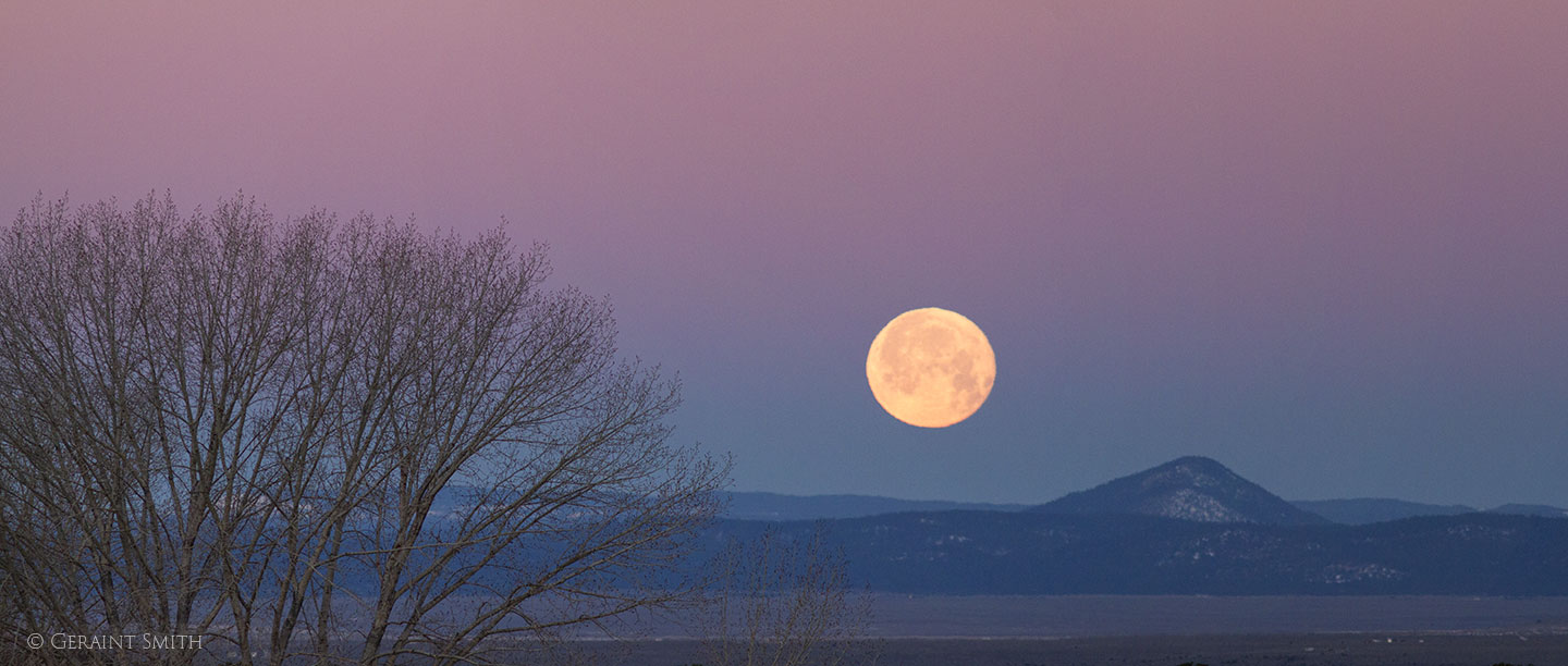 Moon set from San Cristobal, NM