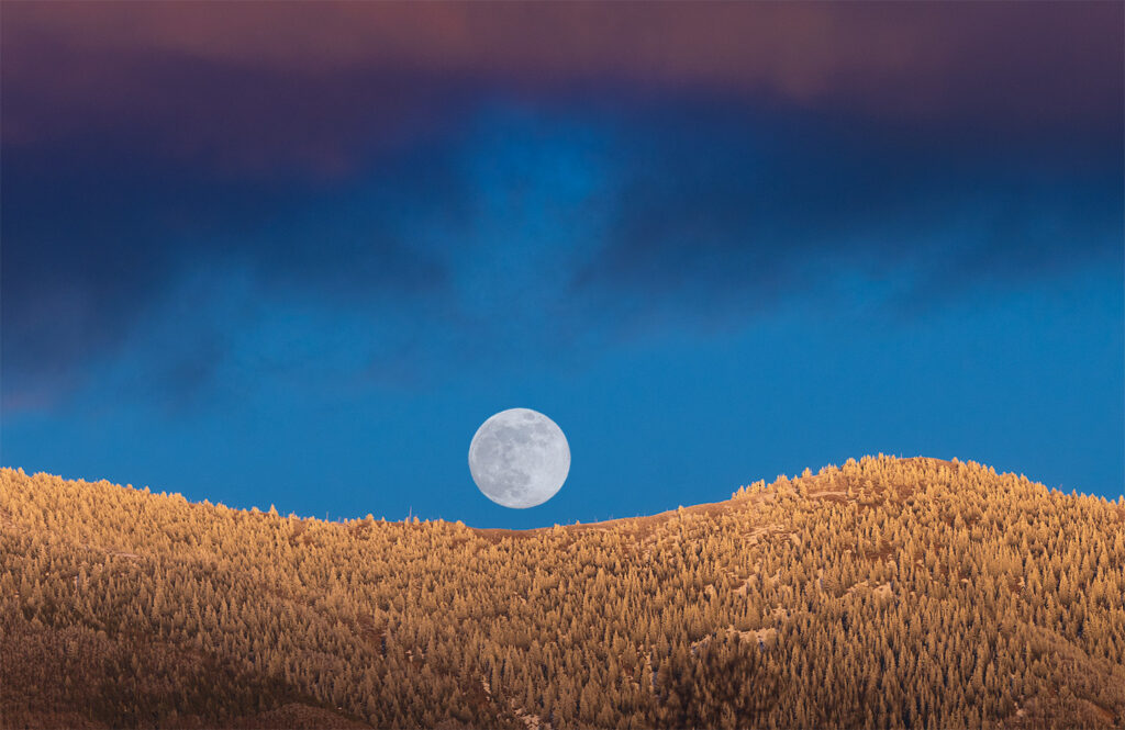 Moonrise, San Cristobal