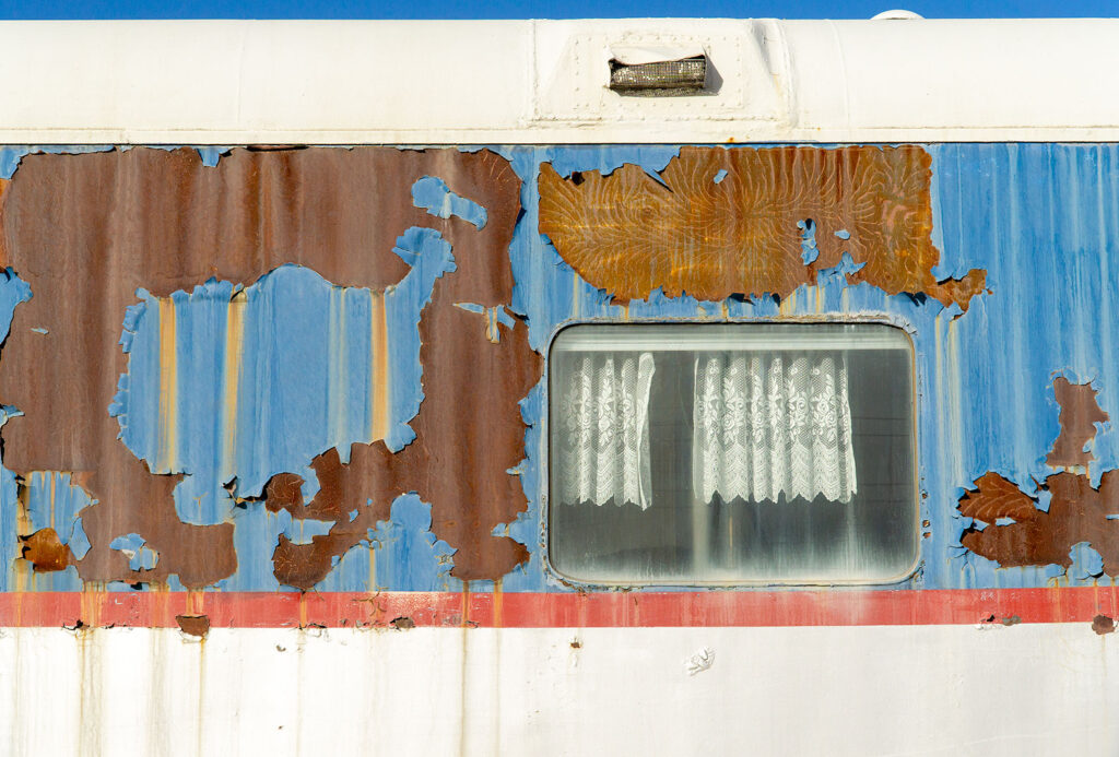 Carriage window and rust.
